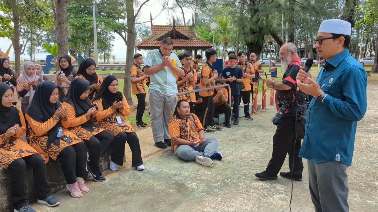 Aktiviti Riadah Bersama Pelatih Baharu Bertempat di Taman Awam Batu Buruk