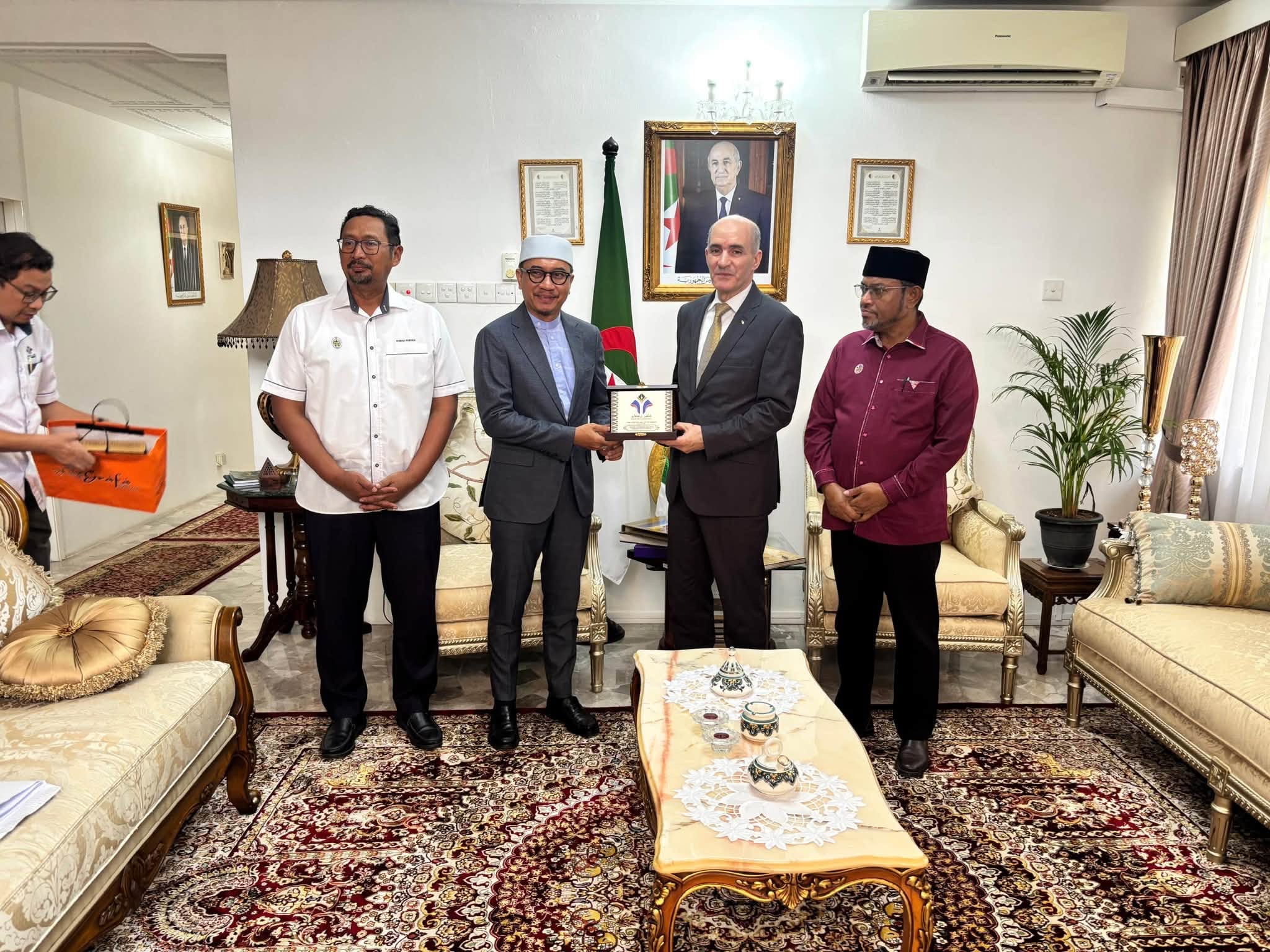 Kunjungan Hormat ke Kedutaan Republik Demokratik Rakyat Algeria di Malaysia